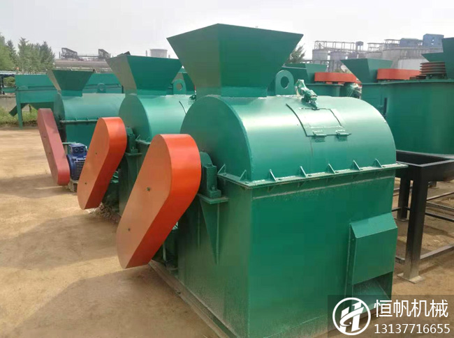 畜禽糞便堆肥處理生產(chǎn)有機(jī)肥的工藝與設(shè)備(圖3) 禽糞粉碎設(shè)備