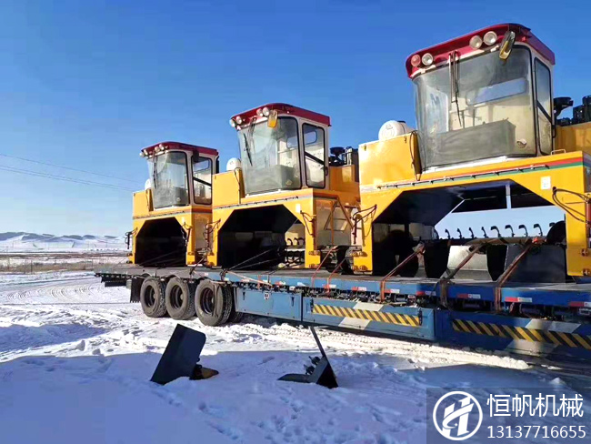 寒冷的冬季恒帆履帶翻拋機的到來為內(nèi)蒙古呼倫貝爾送來了“溫暖”(圖1) 履帶翻拋機