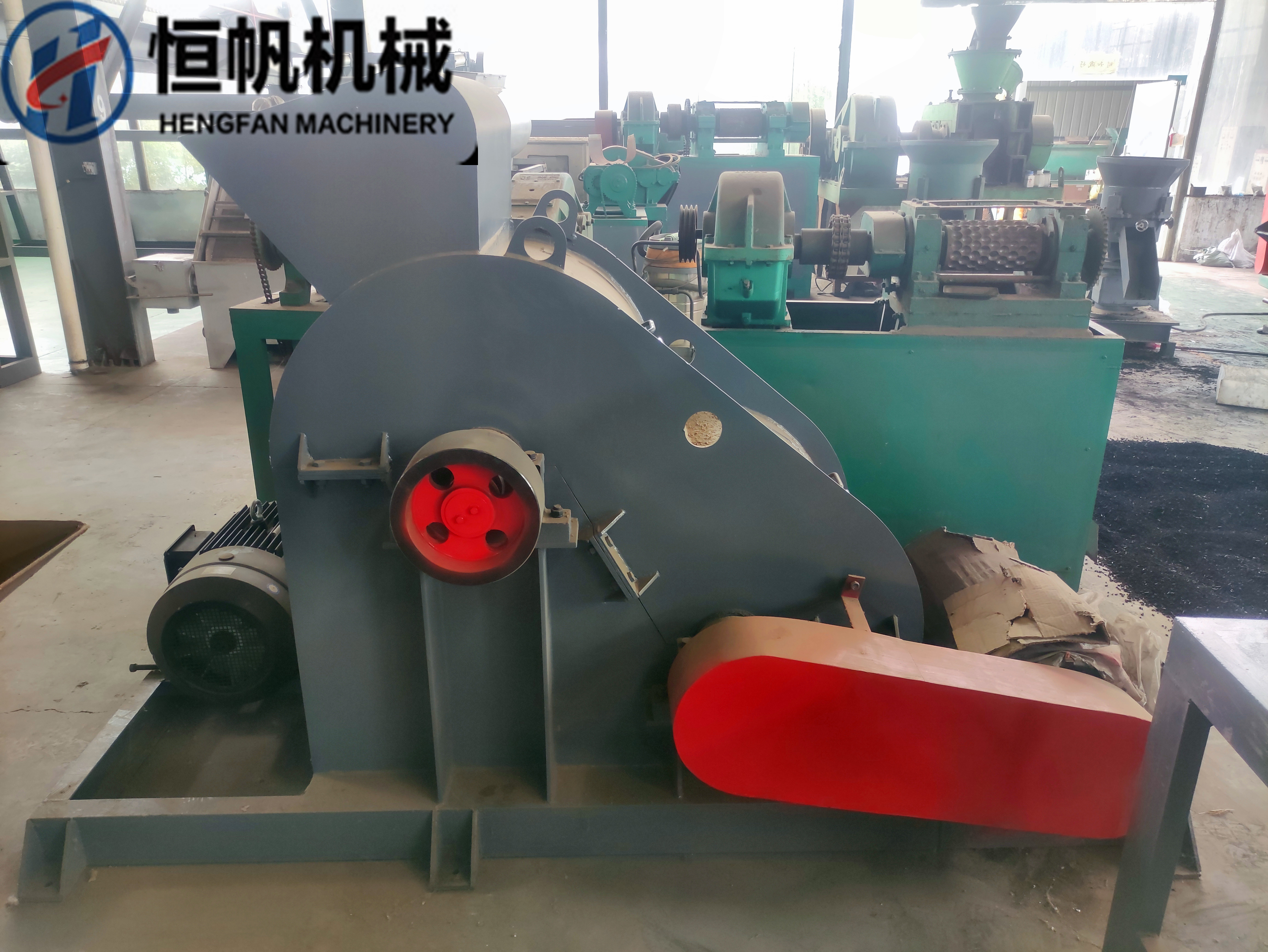 翻堆機與其他類型機如“打翻機”、 “攪拌機”、“螺旋翻攪機”等相比具有顯著特點(圖1)